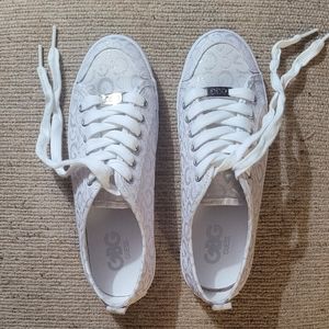 GBG Guess white w/ silver sneakers Size 6M